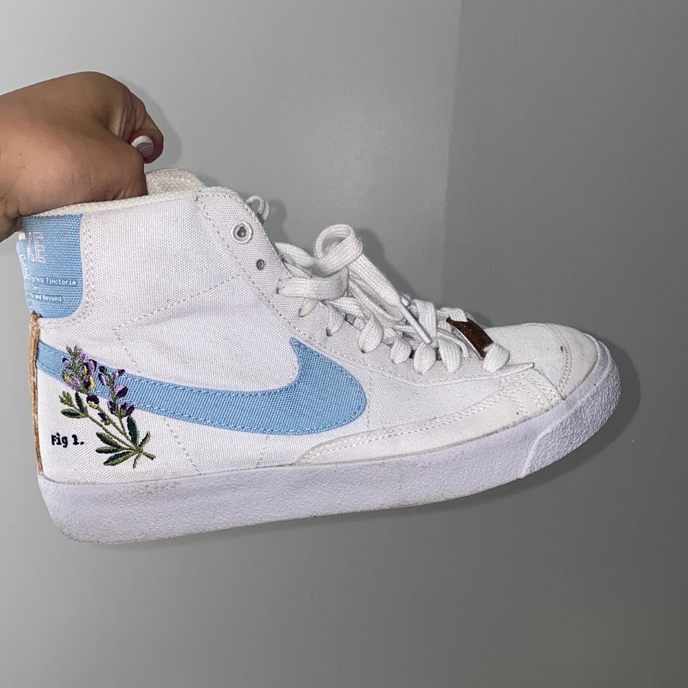 Light blue flower Nike blazers